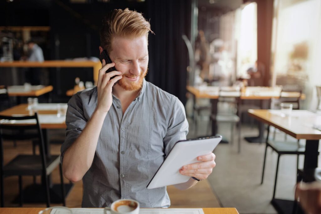 recruiter searching for candidates through proactive talent sourcing